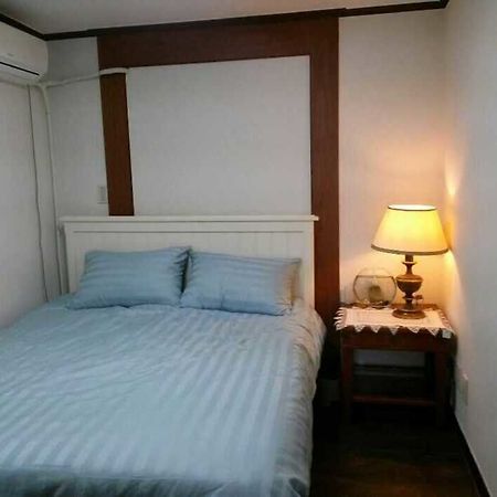 K Star Road Guesthouse - Hostel Seoul Exterior photo